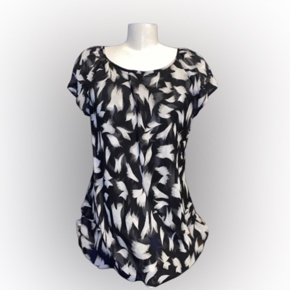 💙 ALFRED SUNG Black and White Elegant Top. Size L